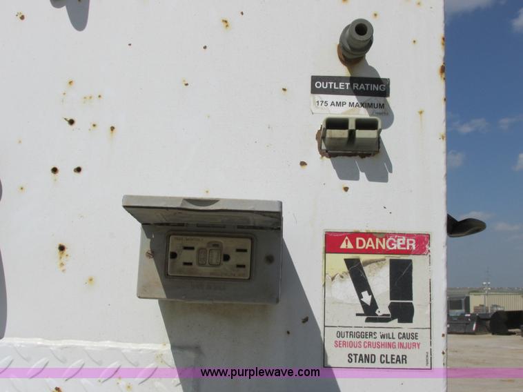 image for item A8575 2007 Ford F550 XL Super Duty service truck with crane