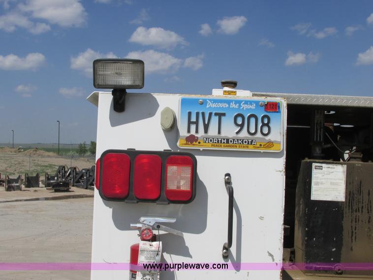 image for item A8575 2007 Ford F550 XL Super Duty service truck with crane