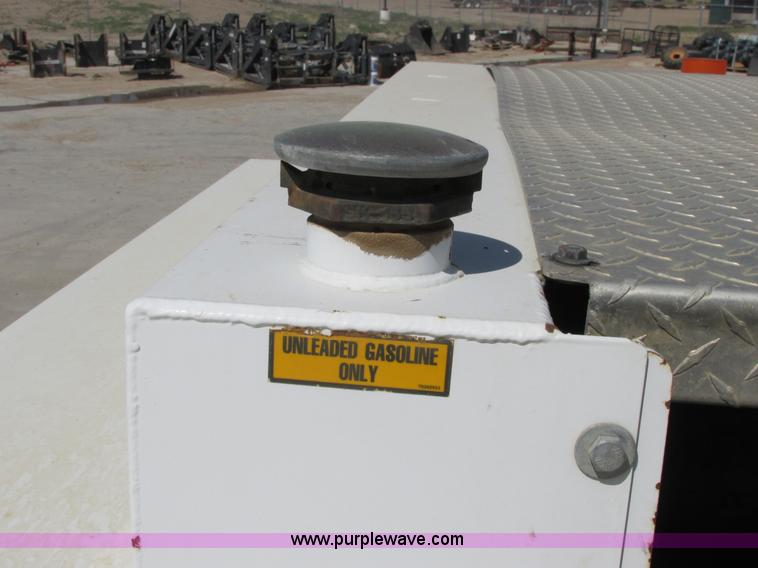 image for item A8575 2007 Ford F550 XL Super Duty service truck with crane