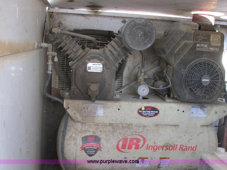 image for item A8575 2007 Ford F550 XL Super Duty service truck with crane