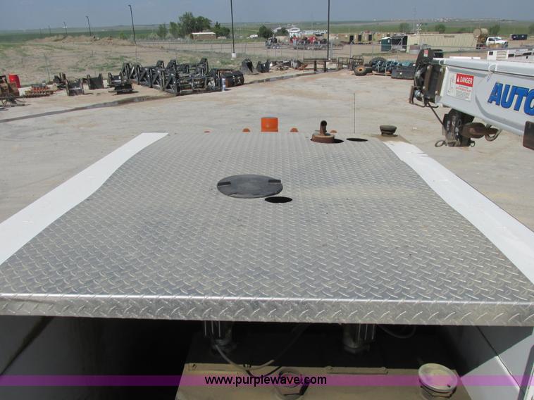 image for item A8575 2007 Ford F550 XL Super Duty service truck with crane