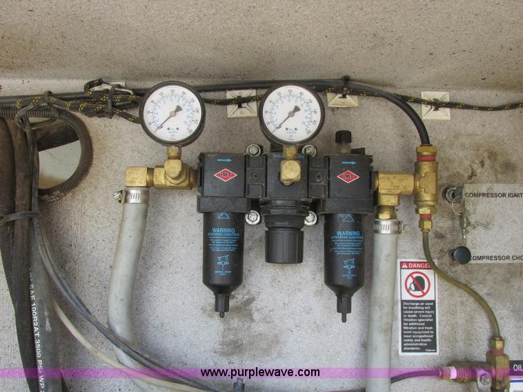 image for item A8575 2007 Ford F550 XL Super Duty service truck with crane