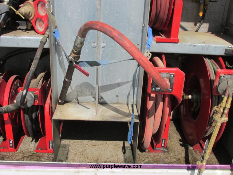 image for item A8575 2007 Ford F550 XL Super Duty service truck with crane