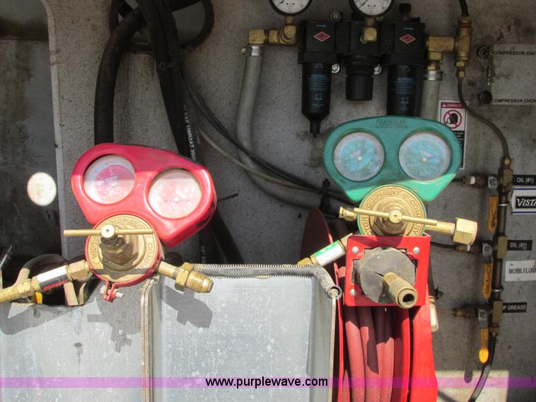 image for item A8575 2007 Ford F550 XL Super Duty service truck with crane