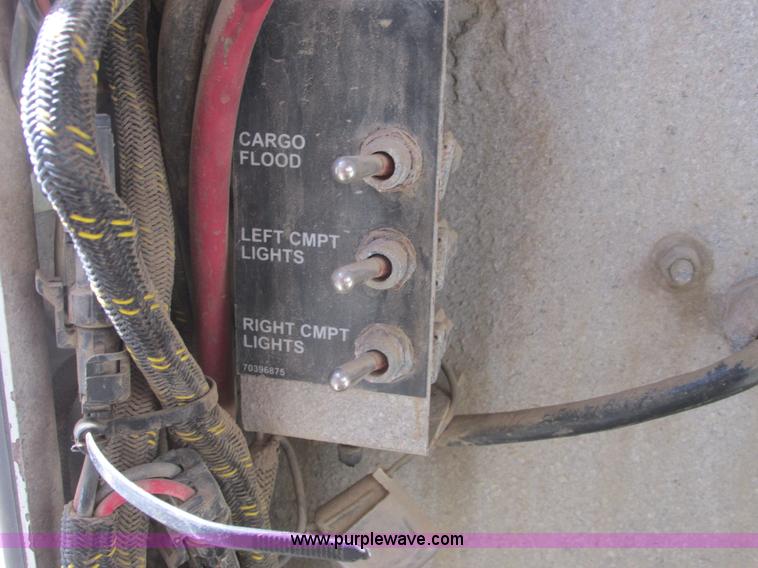 image for item A8575 2007 Ford F550 XL Super Duty service truck with crane