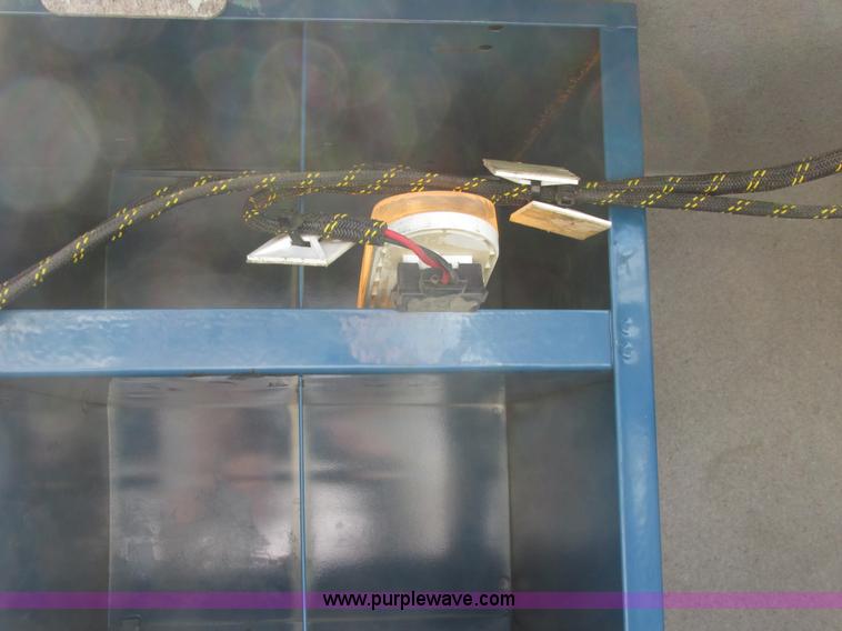 image for item A8575 2007 Ford F550 XL Super Duty service truck with crane