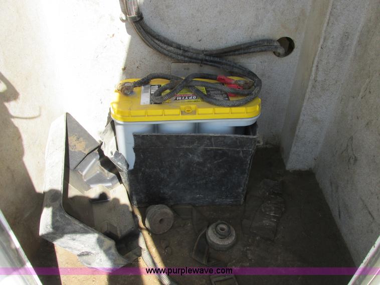 image for item A8575 2007 Ford F550 XL Super Duty service truck with crane