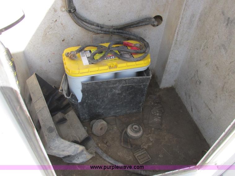 image for item A8575 2007 Ford F550 XL Super Duty service truck with crane