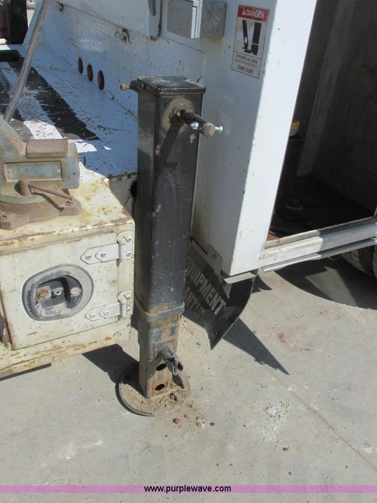 image for item A8575 2007 Ford F550 XL Super Duty service truck with crane