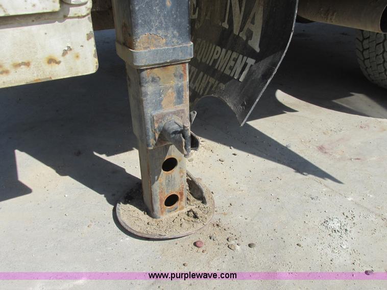 image for item A8575 2007 Ford F550 XL Super Duty service truck with crane