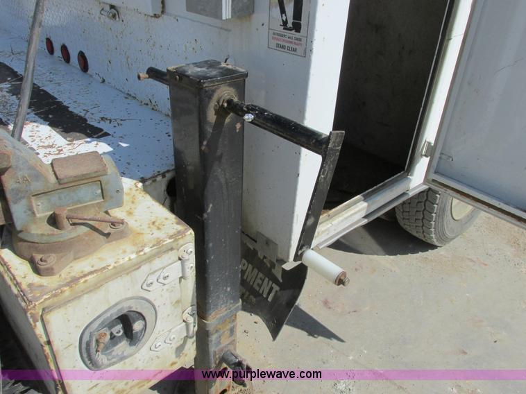 image for item A8575 2007 Ford F550 XL Super Duty service truck with crane