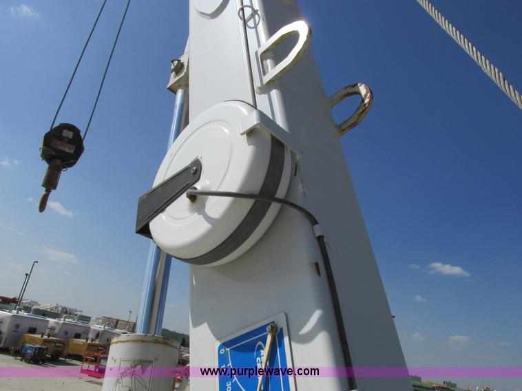 image for item A8575 2007 Ford F550 XL Super Duty service truck with crane