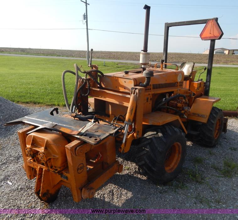 image for item AE9827 Case 70+4 articulated cable plow