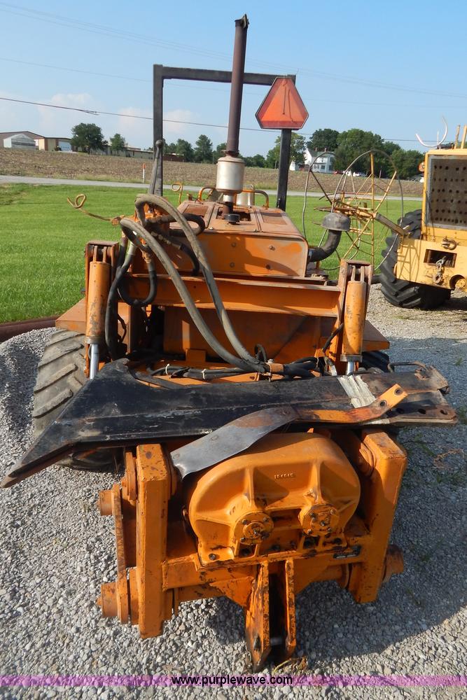 image for item AE9827 Case 70+4 articulated cable plow