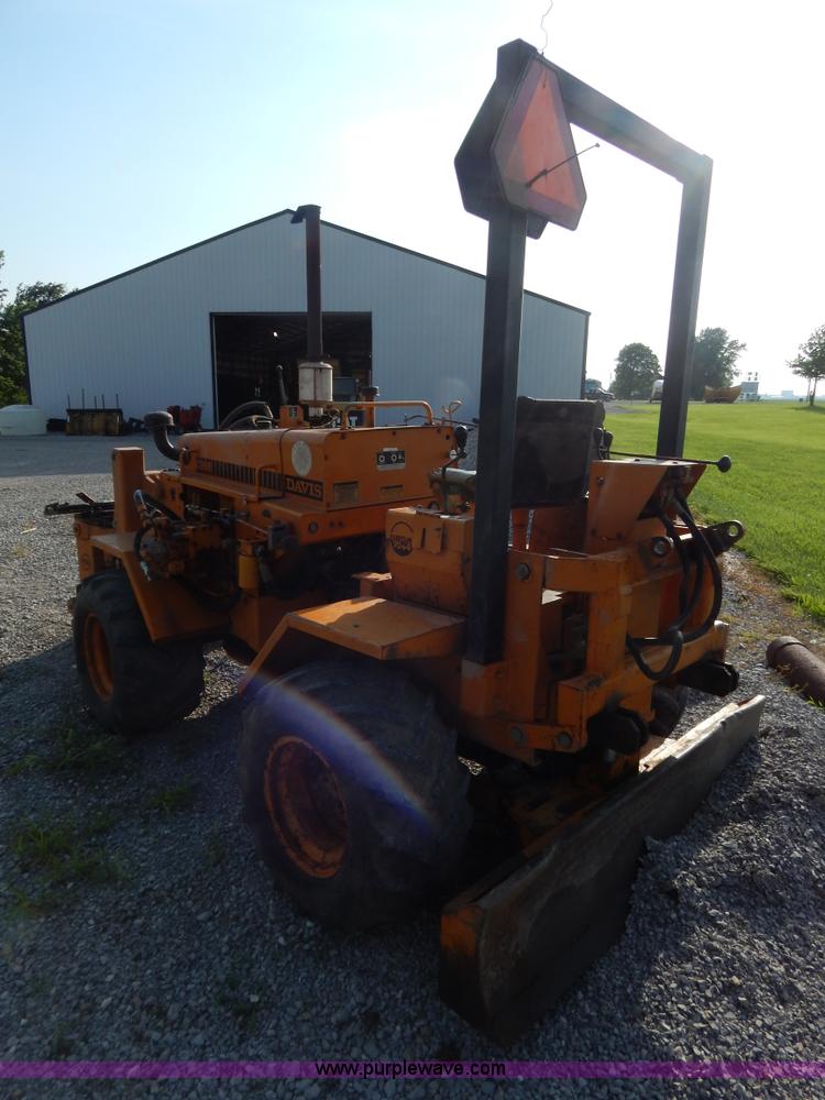 image for item AE9827 Case 70+4 articulated cable plow