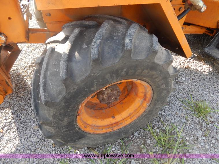 image for item AE9827 Case 70+4 articulated cable plow