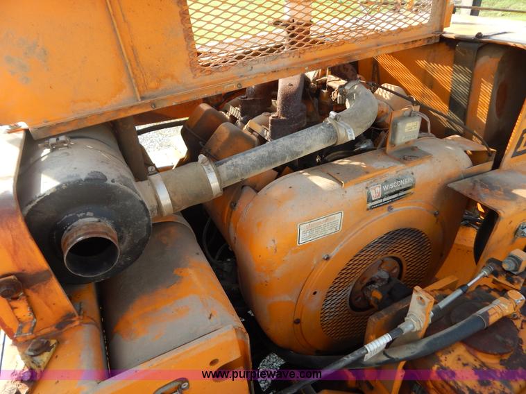 image for item AE9827 Case 70+4 articulated cable plow