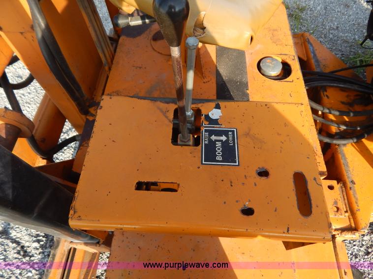 image for item AE9827 Case 70+4 articulated cable plow