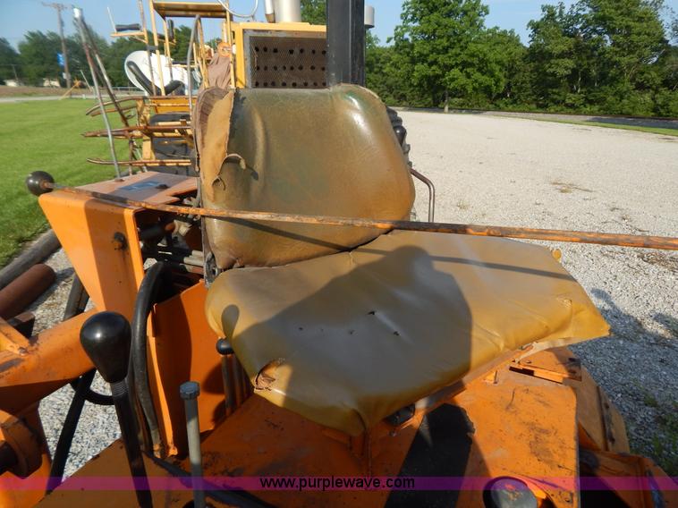 image for item AE9827 Case 70+4 articulated cable plow