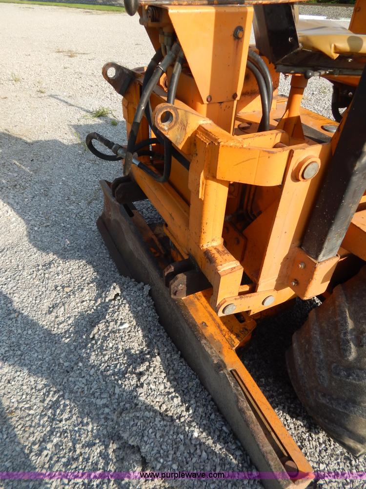 image for item AE9827 Case 70+4 articulated cable plow