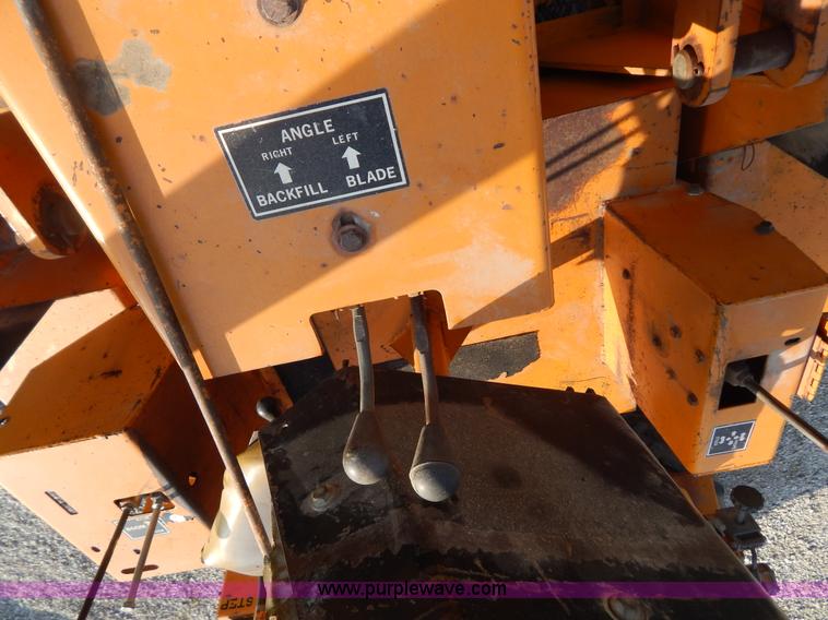 image for item AE9827 Case 70+4 articulated cable plow