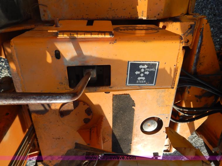 image for item AE9827 Case 70+4 articulated cable plow