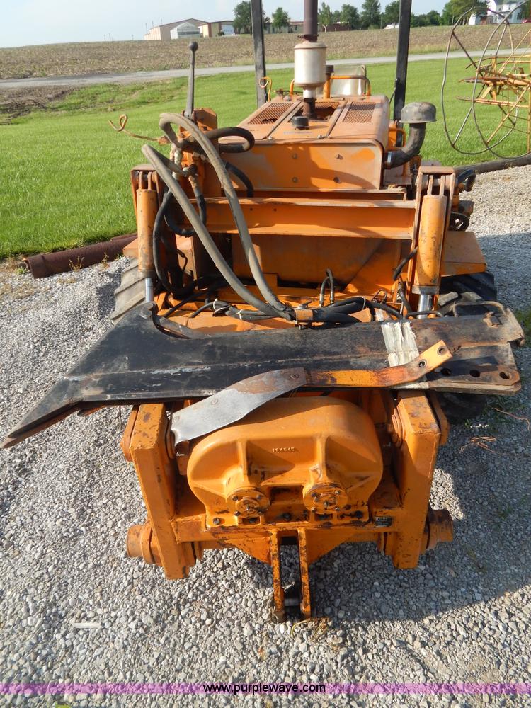 image for item AE9827 Case 70+4 articulated cable plow