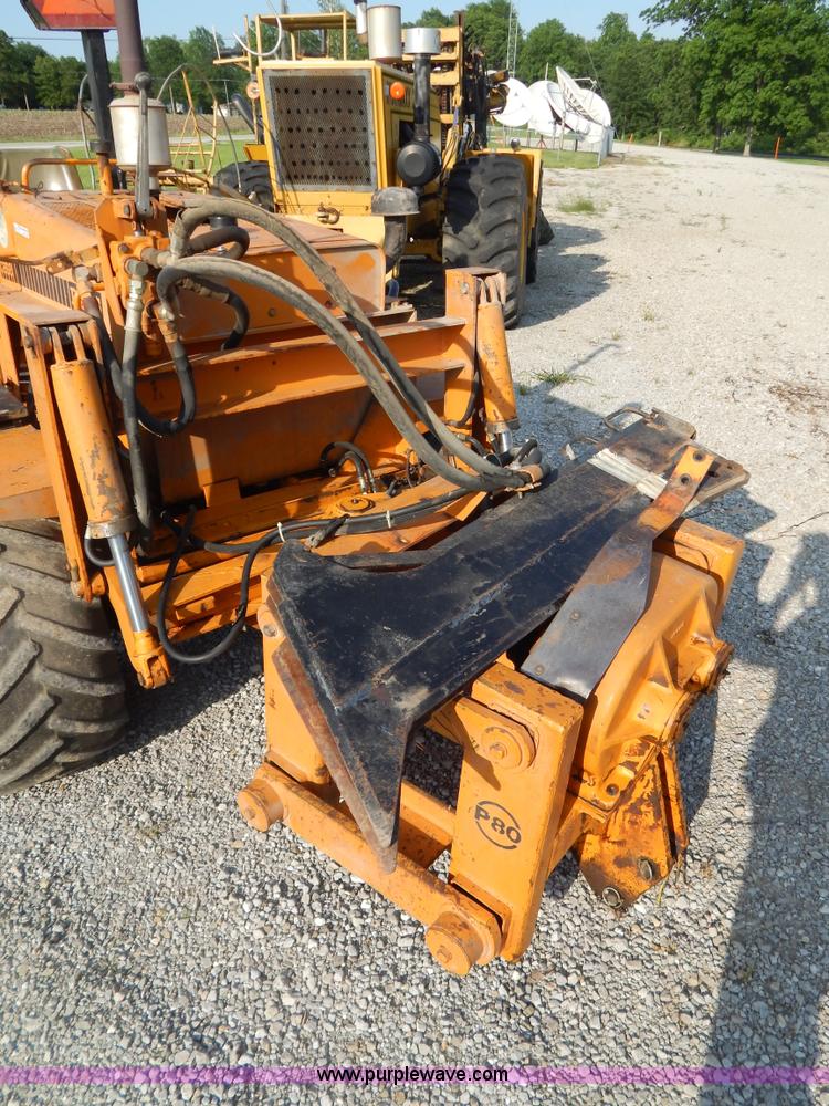 image for item AE9827 Case 70+4 articulated cable plow