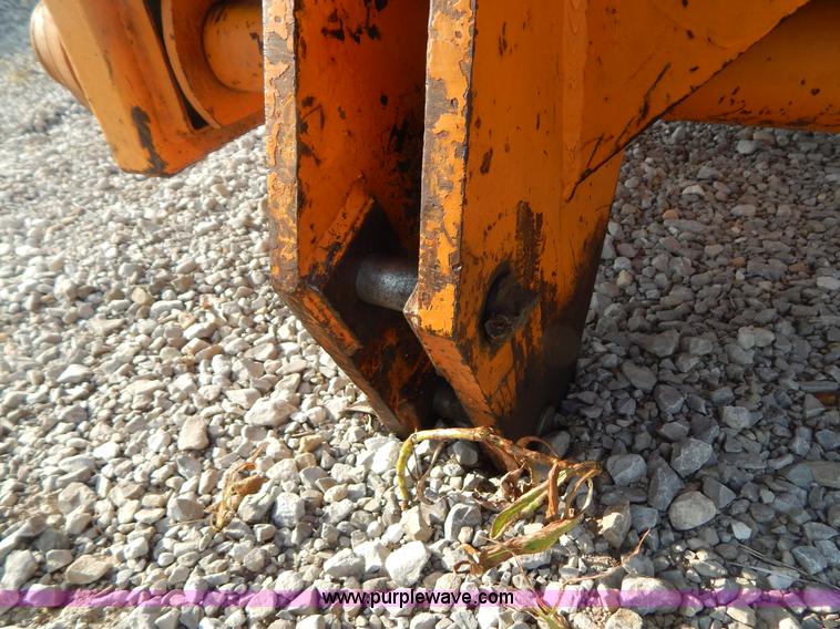 image for item AE9827 Case 70+4 articulated cable plow