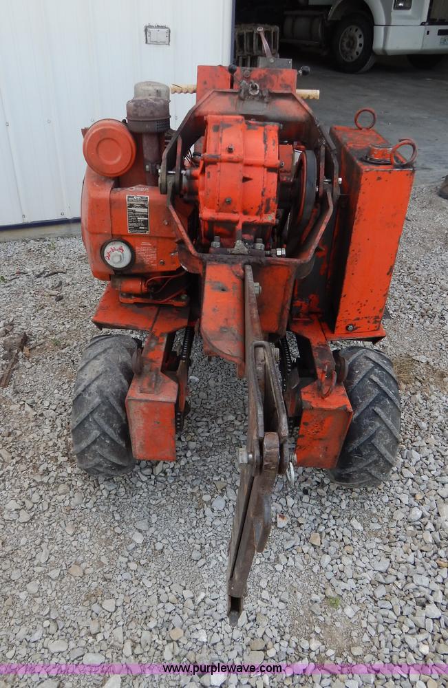 image for item AE9828 Ditch Witch VP12 cable plow