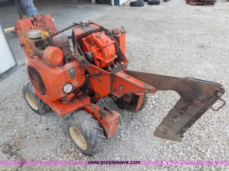 image for item AE9828 Ditch Witch VP12 cable plow
