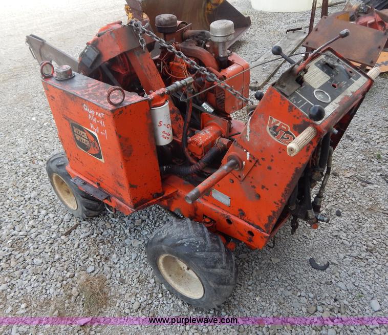 image for item AE9828 Ditch Witch VP12 cable plow