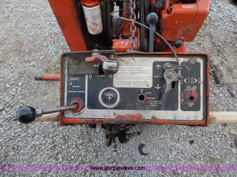 image for item AE9828 Ditch Witch VP12 cable plow