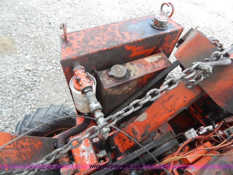 image for item AE9828 Ditch Witch VP12 cable plow