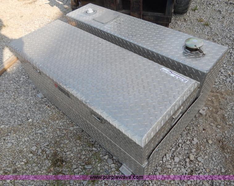 image for item AE9831 Tractor Supply aluminum fuel tank/toolbox