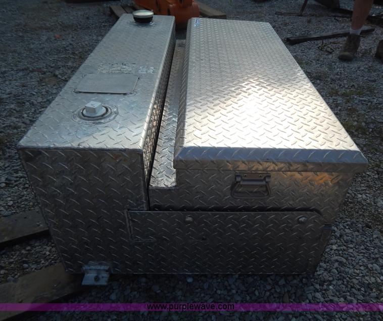 image for item AE9831 Tractor Supply aluminum fuel tank/toolbox