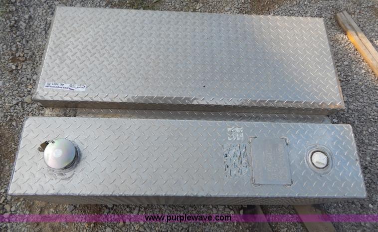 image for item AE9831 Tractor Supply aluminum fuel tank/toolbox