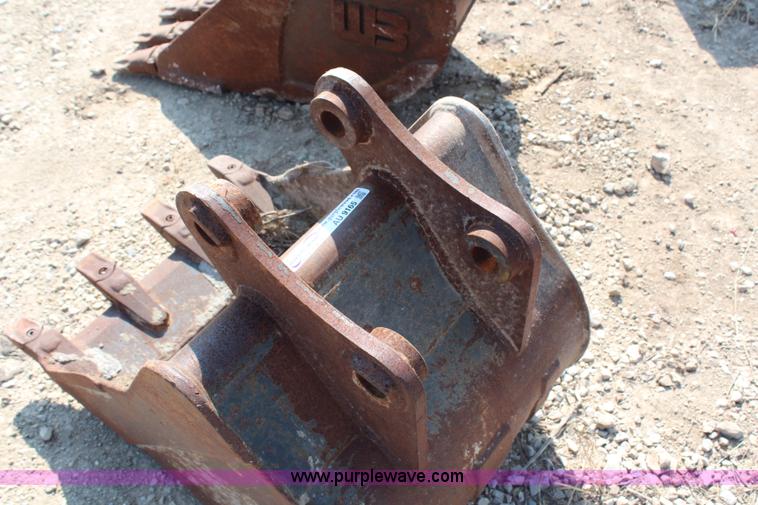 image for item AU9165 22" excavator bucket