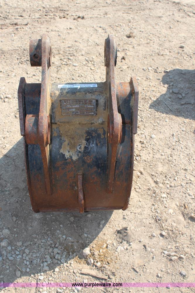 image for item AU9166 WB 18" excavator bucket