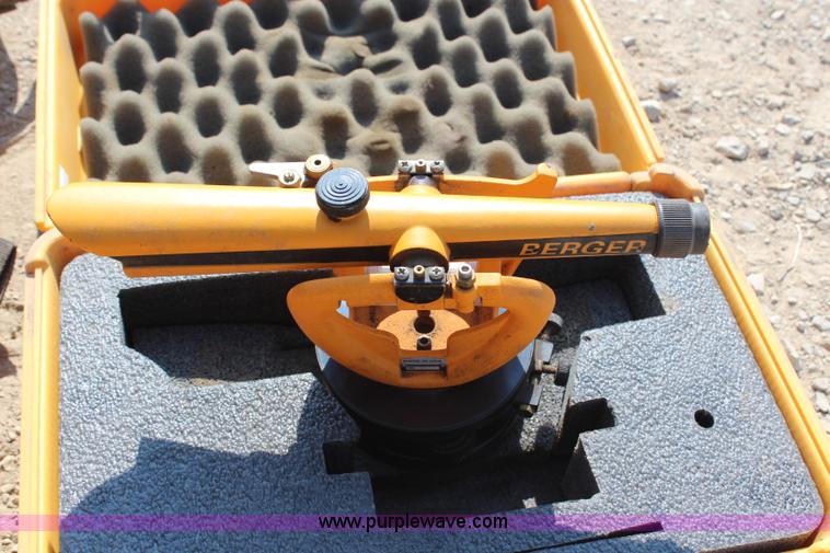 image for item AU9172 Robo laser level