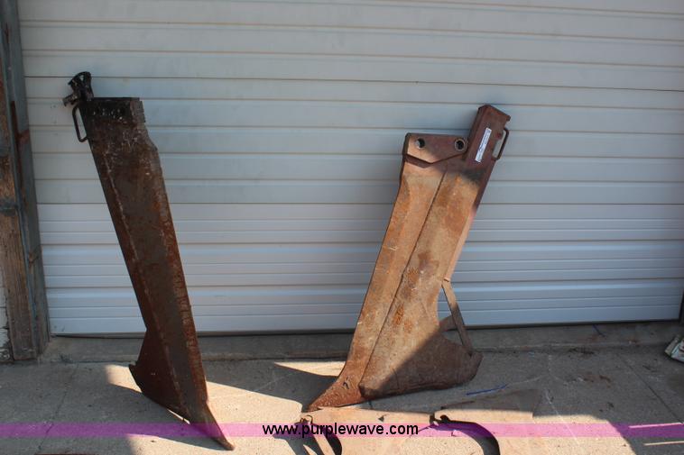 image for item AU9177 (2) cable plows