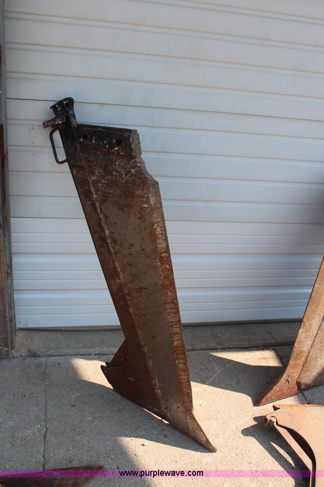 image for item AU9177 (2) cable plows