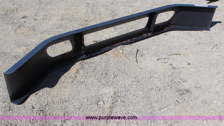 image for item AU9188 Truck bumper
