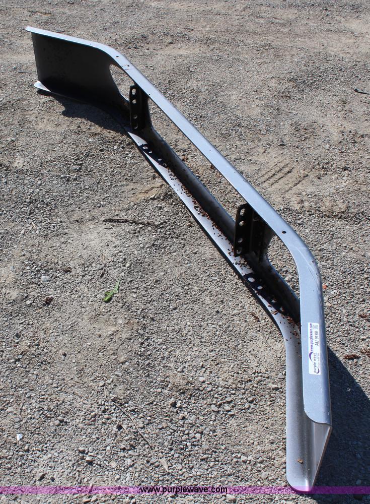 image for item AU9188 Truck bumper