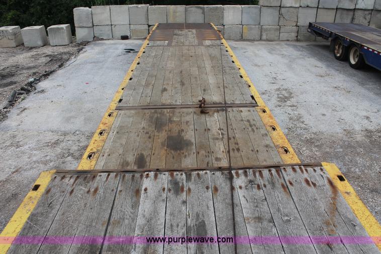 image for item D4770 2006 Trail-Eze TE80HT heavy duty hydraulic tail trailer