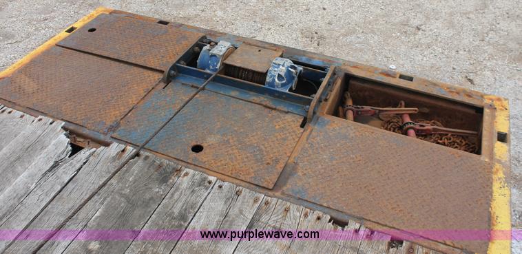 image for item D4770 2006 Trail-Eze TE80HT heavy duty hydraulic tail trailer