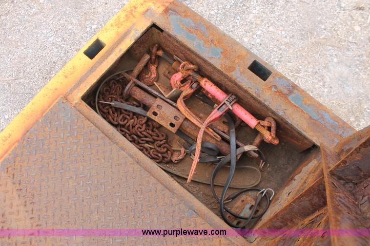 image for item D4770 2006 Trail-Eze TE80HT heavy duty hydraulic tail trailer