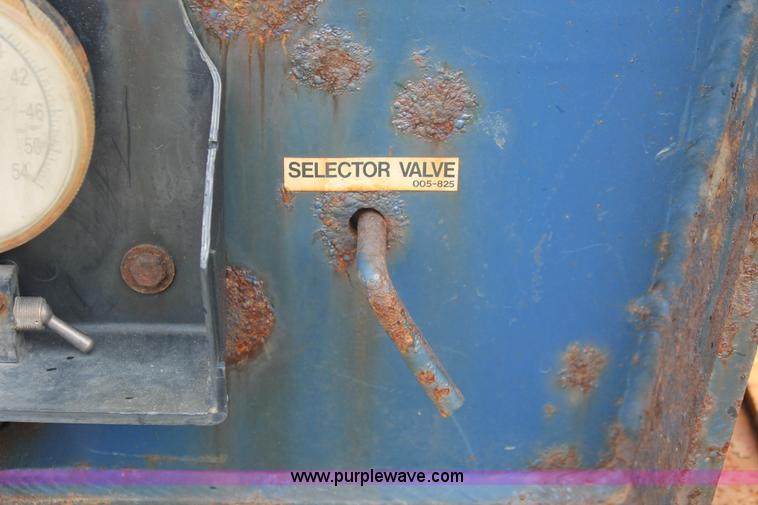 image for item D4770 2006 Trail-Eze TE80HT heavy duty hydraulic tail trailer