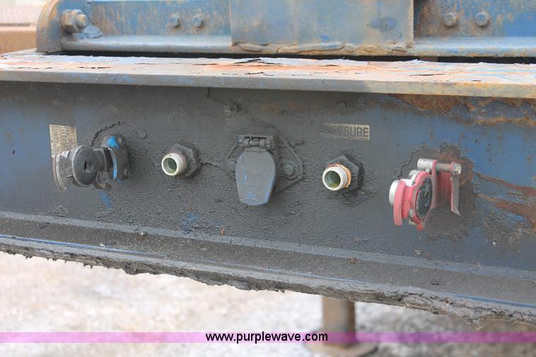 image for item D4770 2006 Trail-Eze TE80HT heavy duty hydraulic tail trailer