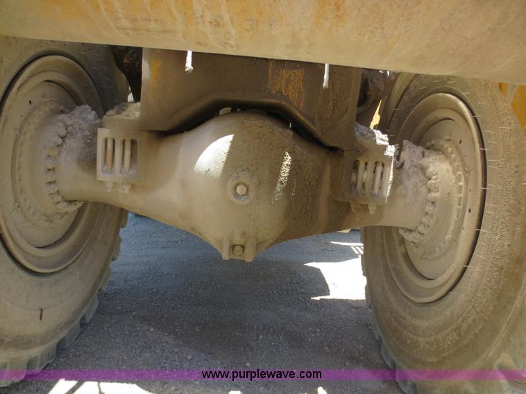 image for item D5972 1992 Caterpillar 988B wheel loader